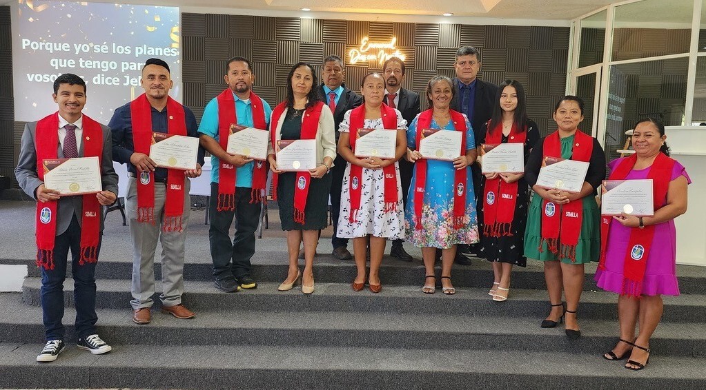GRADUATING CLASS